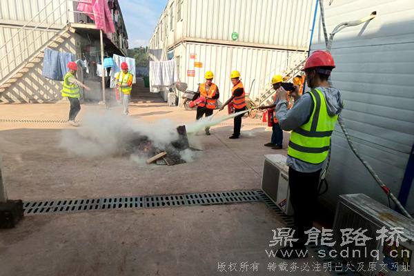 筑牢安全防線(xiàn) 守護(hù)生命家園——鼎能路橋城中村改造...